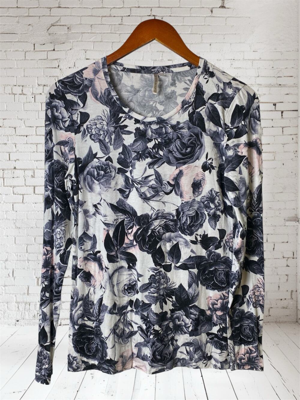 Banana Republic Rose Black White Blush Print Signature Tee Women's Size X-Small